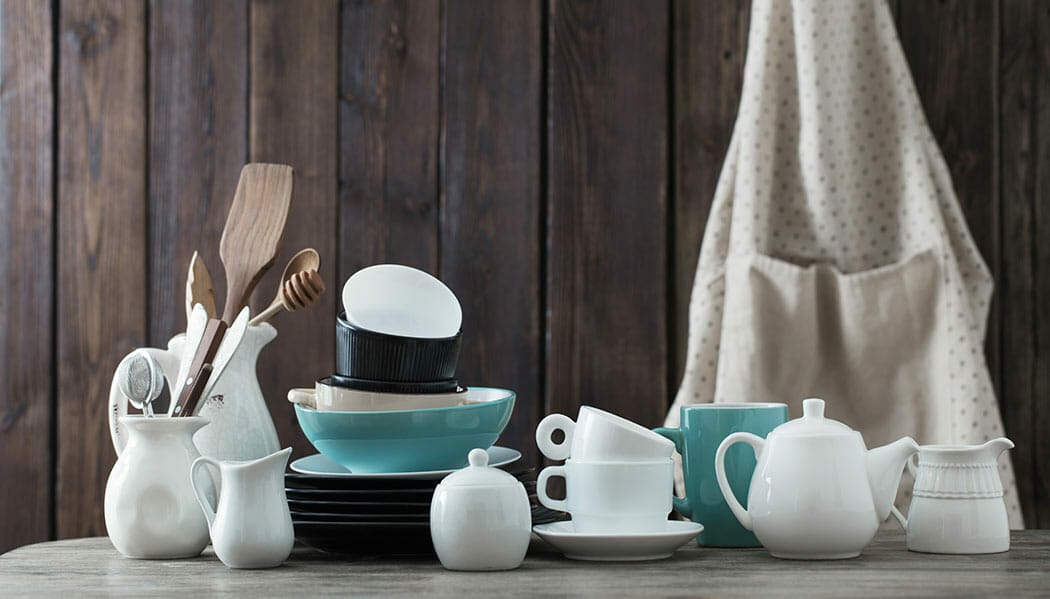 จานบนโต๊ะอาหาร